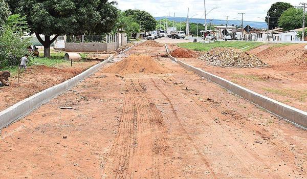 Aqui está mais uma obra para benefício do povo! Aqui está mais uma obra para benefício do povo!