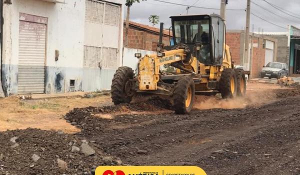 Avenida que liga BA-052 ao Bairro Nova América.