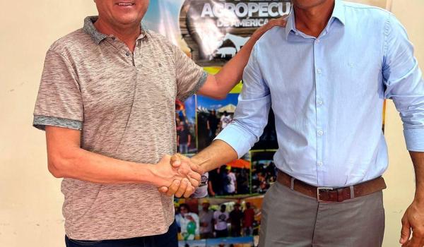 Tivemos, na manha de hoje, 07, a cerimônia de nomeação do novo Secretário de Agricultura, Joselânio Brotas. Tivemos, na manha de hoje, 07, a cerimônia de nomeação do novo Secretário de Agricultura, Joselânio Brotas.